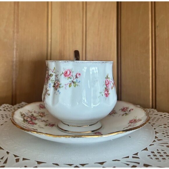 Vintage Elizabethan Rosamund Fine Bone China Footed Teacup Saucer Set Pink Rose - Picture 3 of 8